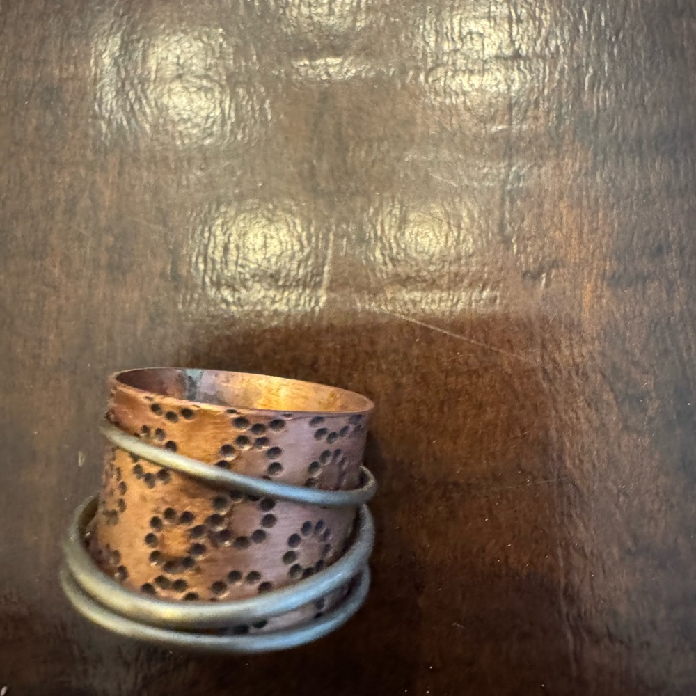 “Motion” Ring - Picture 6 of 7